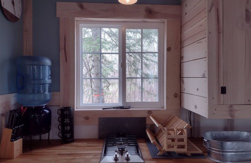 Grand Marais Cabina | House of the Grouse - Charming River-side Cabin and Sauna!