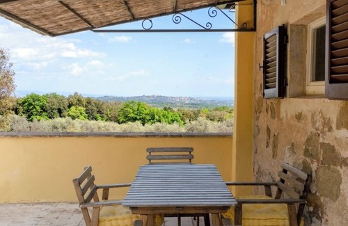 Lucignano Casa | House of the Holm oaks