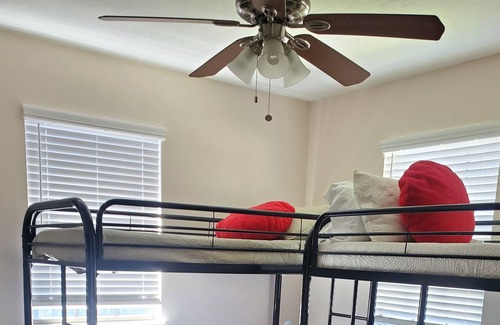 Clear Water Point Casa | House of the Sun is a luxurious setting for beautiful views of Lake Conroe.