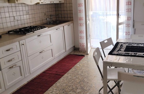 Gaeta Apartamento | House of Ulysses: private garden and parking.