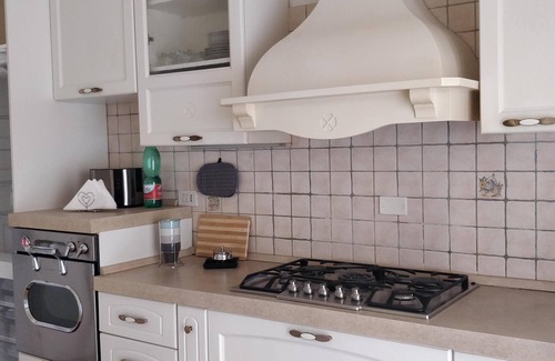 Gaeta Apartamento | House of Ulysses: private garden and parking.