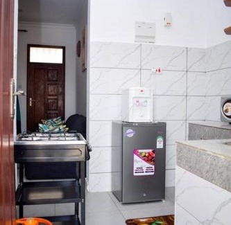 Bamburi Apartamento | House of vee-cozy 2 bedroom at caseys apartment