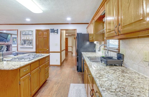 Spring Lake Casa | House on 20 Acres w/ On-Site Pond in Spring Lake!
