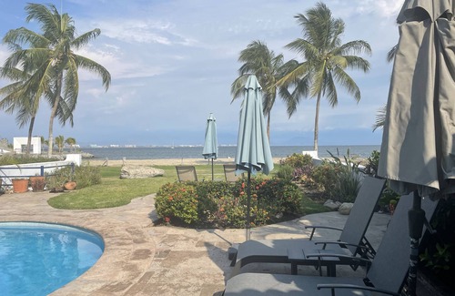 Flamingos Casa | House on the beach in La Cruz, DISCOUNT: for July-Oct, 3BD 3bath, sleeps 7