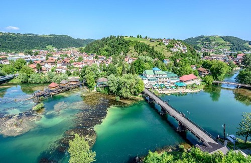 Bosanska Krupa Casa | House on piles, Una river 'Apartman Una'