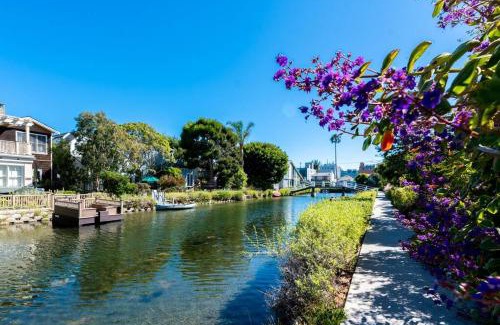 Venice Canals Villa | House on the canal in Venice