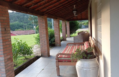 Atibaia Casa | Casa en la hacienda con y vista maravillosa para la Piedra Grande de Atibaia.