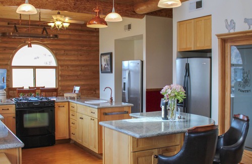 Kernville Casa | House on the Hill/ 5 bedrooms/ overlooks all of Kernville