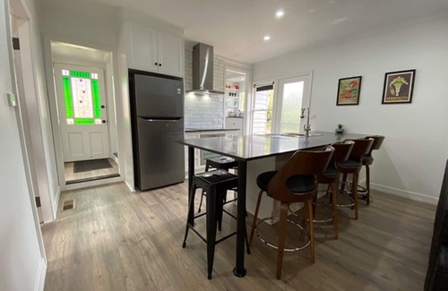 Creswick Casa | House on the Hill, Pet Friendly Cottage