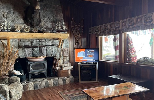 Cheboygan County Casa | House on the Lake! Enjoy swimming, golfing, skiing, and more.