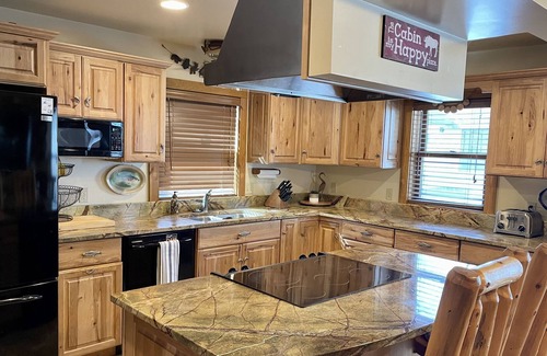 Cheboygan County Casa | House on the Lake! Enjoy swimming, golfing, skiing, and more.