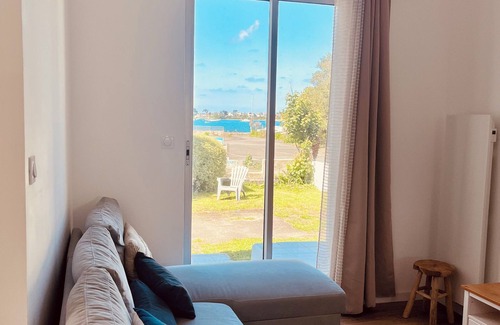 Landeda Casa | House on the port of L'aber Wrach, sea view.