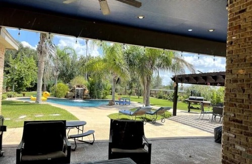 Alamo Casa | House on Vida Santa: Residential home with a pool!