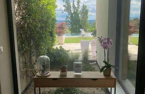 Eguilles Villa | House, pool, 4 or 6 bedrooms, with views of the Aix countryside