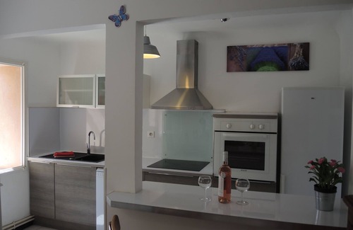 Monieux Casa | casa con piscina privada a los pies del Mont Ventoux y Sault.