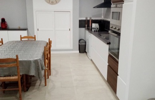 Surville Casa | House renovated in 2022, sleeps 9, near the sea