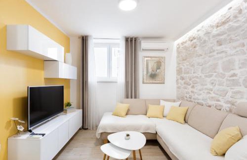 Slatine Apartamento | House RokaStone