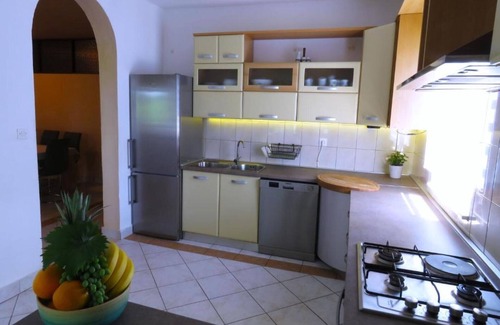 Ljubac Casa | House Rose with Garden and Pool - Three Bedroom House
