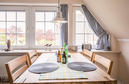 Busum Apartamento | House Silke 3, a "doll's house" for 2 people!