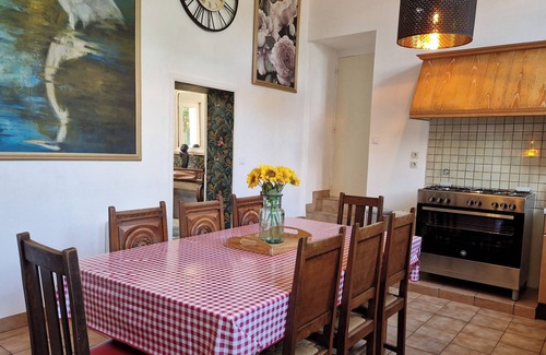Langoelan Casa | Old 5 bed School House with games room & Garden