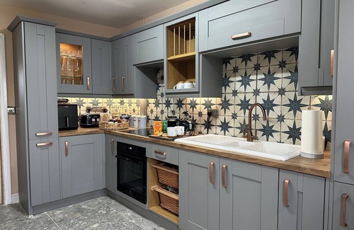 Saint Athan Casa | House Sleeps 10-Garden-Parking-Near Barry Island