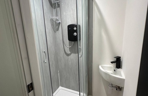 Chapeltown Casa | House-Sleeps8-Parking-Garden