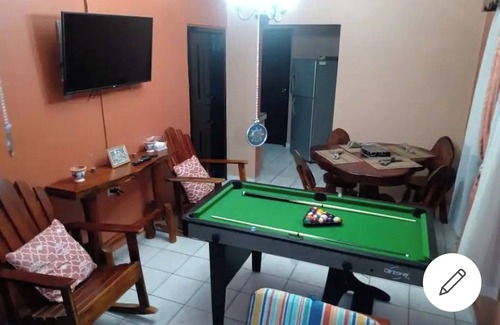 La Ceiba Casa | Ivy's House & Terrace