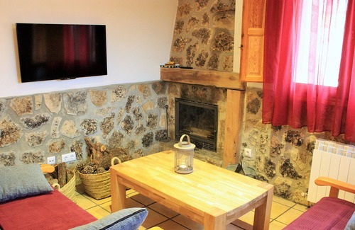Una Cabaña | Casa el Escalerón 2 | Patio con vistas, chimenea y barbacoa