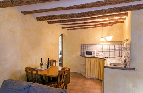 Bellestar Cabaña | Casa rural muy acogedora con piscina climatizada para 4 personas en Graus