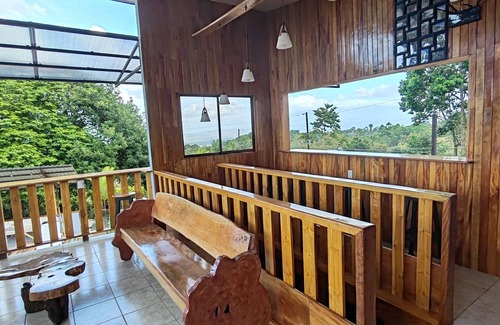 Boca Arenal Villa | House top of the hill.