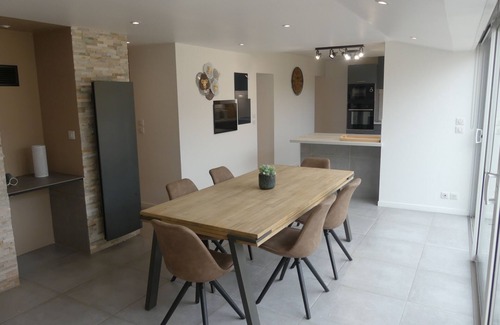 Talmont-Saint-Hilaire Casa | House Townhouse with terrace and enclosed garden near town center