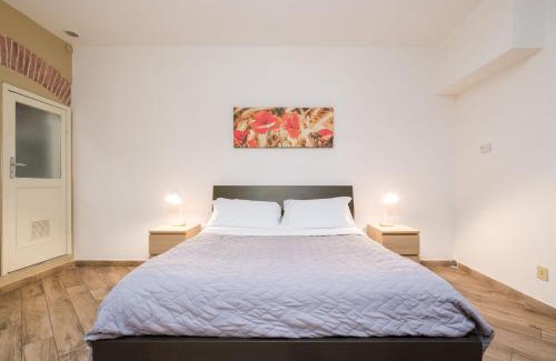 L'antico Ghetto Ebraico Apartamento | House Under the Tower by Studio Vita