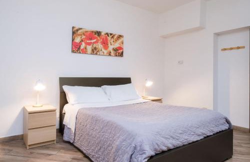 L'antico Ghetto Ebraico Apartamento | House Under the Tower by Studio Vita