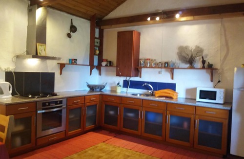 Horta Casa | tranquila granja rodeada por 2000 m2 de jardín