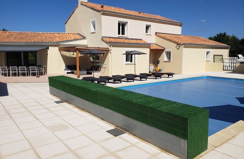 Port-Saint-Pere Villa | casa / villa / chalet - Port saint pere