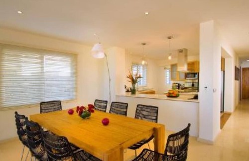 Roches Noires Villa | Casa / villa / chalet - ROCHES NOIRES