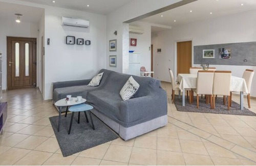 Brovinje Casa | House Villa Tomko (84951-K1) - Brovinje, Labin