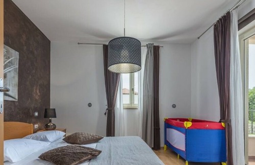 Brovinje Casa | House Villa Tomko (84951-K1) - Brovinje, Labin