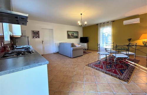 Seguret Casa | House village view Séguret, terraces, swimming pool, near Dentelles de Montmirail