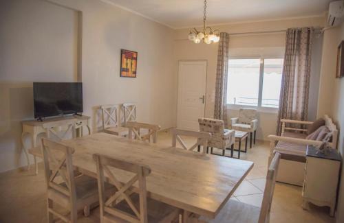 Loutsa Apartamento | House Vraсhos-Loutsa
