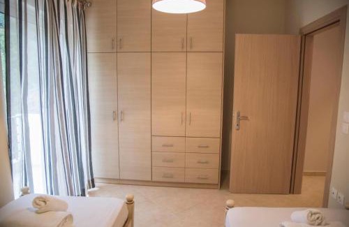Loutsa Apartamento | House Vraсhos-Loutsa