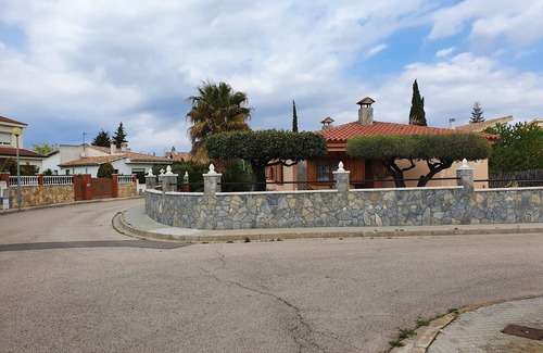 Sant Quinti de Mediona Chalet De Esquí | CASA CON PISCINA, BARBACOA Y JARDIN, TODO DE USO EXCLUSIVO.