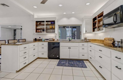 Central Naples Casa | House w/heated pool in Naples 5 min to beach