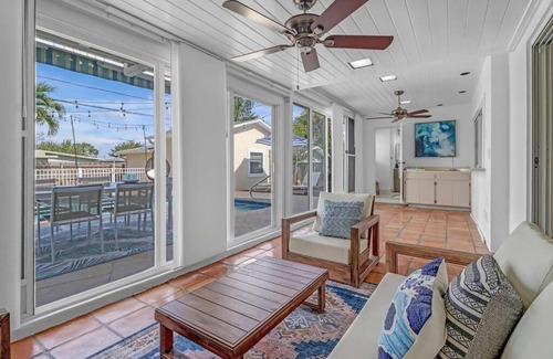 Central Naples Casa | House w/heated pool in Naples 5 min to beach