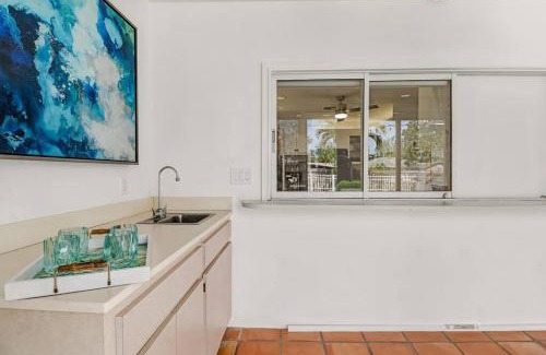 Central Naples Casa | House w/heated pool in Naples 5 min to beach