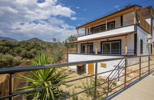 Kas Villa | House w Private Pool and Jacuzzi in Kas