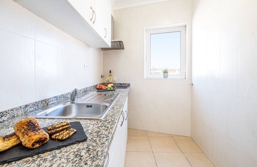 Albufeira Old Town Chalet De Esquí | House w/ Terrace & View – Central Albufeira