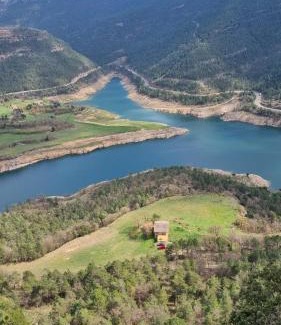Naves Apartamento | House with pool and panoràmic views to LLosa del Cavall