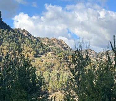 Naves Apartamento | House with pool and panoràmic views to LLosa del Cavall