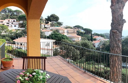 Canyet de Mar Chalet De Esquí | Casa con piscina privada en Rosamar, Jardín, pérgola, wifi, con Vistas al Mar.